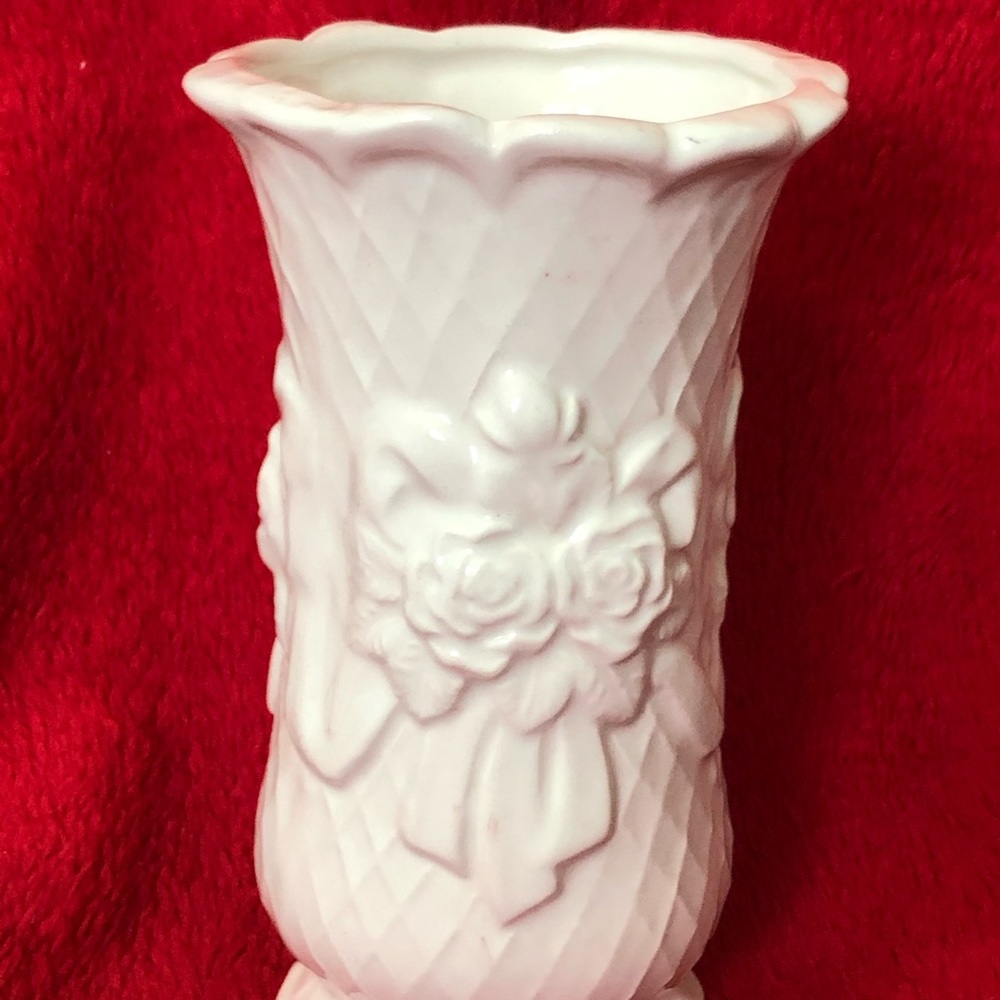 Very rare milk glazed vase